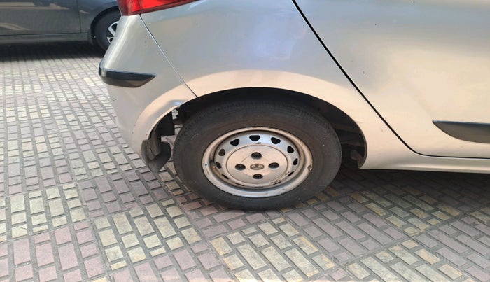 2018 Tata Tiago XM PETROL, Petrol, Manual, 45,499 km, tyre