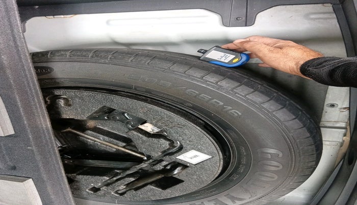 2016 Hyundai Creta BASE 1.6 PETROL, Petrol, Manual, 71,146 km, tyre