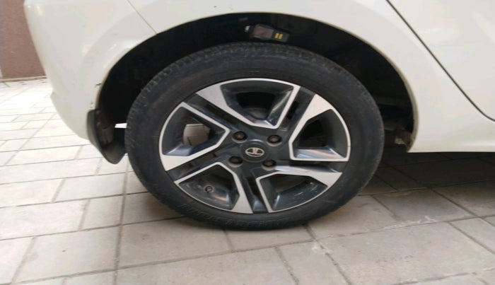 2019 Tata Tiago XZA PLUS PETROL, Petrol, Automatic, 31,803 km, tyre
