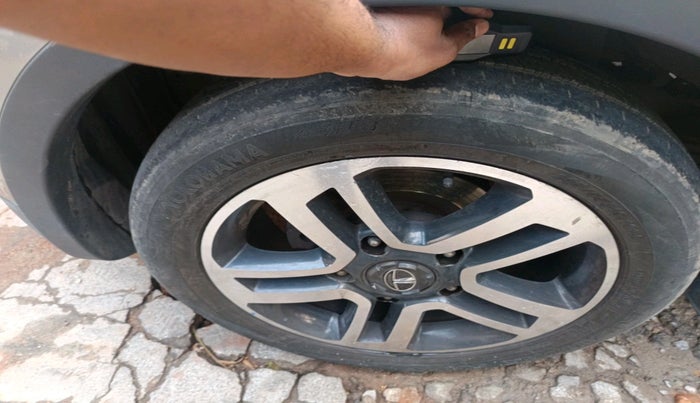 2018 Tata Hexa XT 4X2 7 STR, Diesel, Manual, 1,12,074 km, tyre