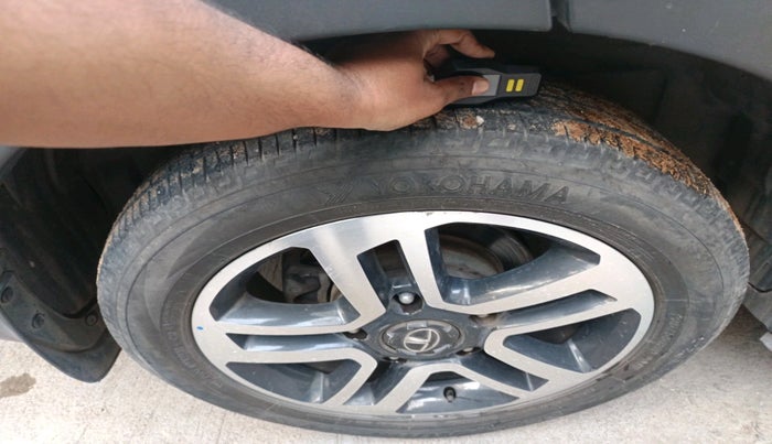 2018 Tata Hexa XT 4X2 7 STR, Diesel, Manual, 1,12,074 km, tyre