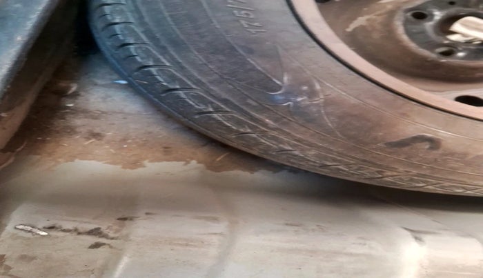 2012 Hyundai i20 MAGNA 1.2, Petrol, Manual, 1,29,817 km, tyre