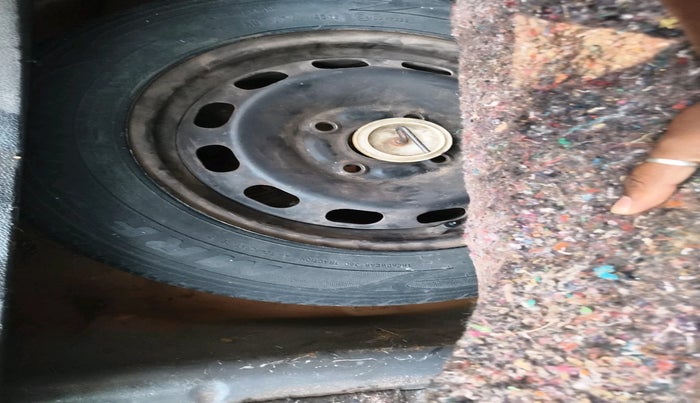 2012 Ford Figo ZXI 1.4 DIESEL, Diesel, Manual, 1,02,663 km, tyre