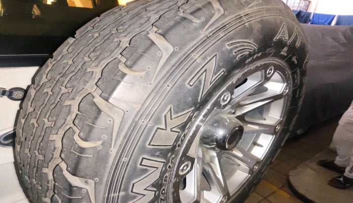 2011 Mahindra Scorpio SLE, Diesel, Manual, 1,73,592 km, tyre