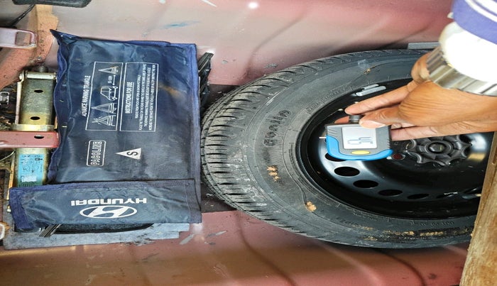 2016 Hyundai Xcent S 1.2, Petrol, Manual, 43,217 km, tyre