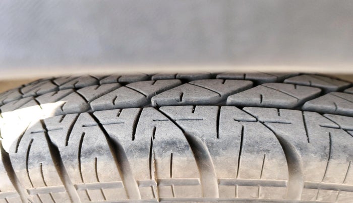 2019 Renault TRIBER RXT, Petrol, Manual, 87,617 km, tyre