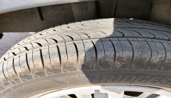 2019 Renault TRIBER RXT, Petrol, Manual, 87,617 km, tyre