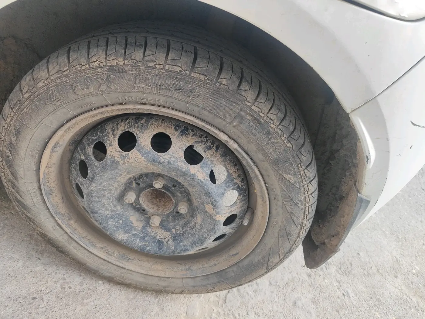 2020 Tata ALTROZ XM PLUS PETROL, Petrol, Manual, 68,650 km, tyre
