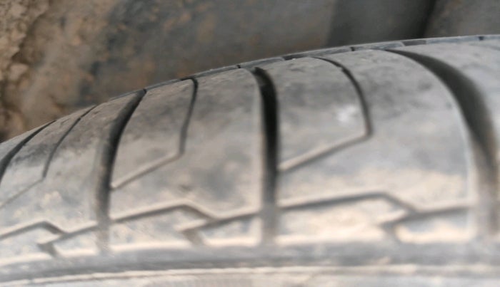 2020 Tata ALTROZ XM PLUS PETROL, Petrol, Manual, 68,650 km, tyre