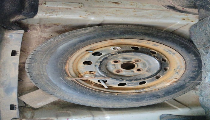 2011 Maruti Swift Dzire VDI, Diesel, Manual, 2,86,945 km, tyre