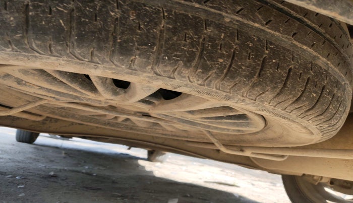 2018 Maruti Ertiga VXI SHVS, Petrol, Manual, 36,104 km, tyre