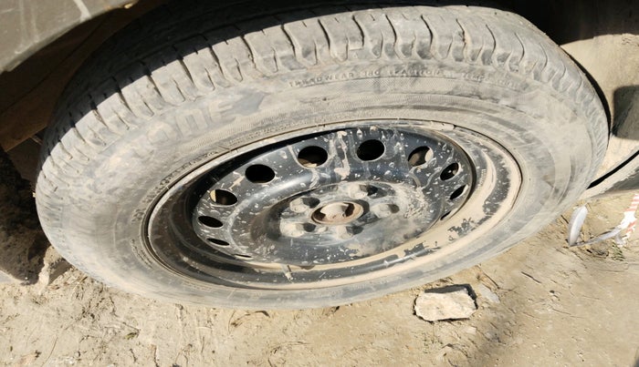 2018 Maruti Ertiga VXI SHVS, Petrol, Manual, 36,104 km, tyre