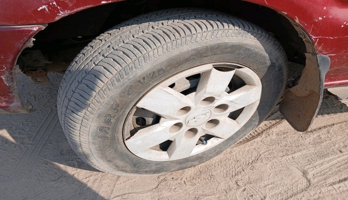 2012 Chevrolet Tavera NEO LS B3 10 STR BS III, Diesel, Manual, 3,08,296 km, tyre