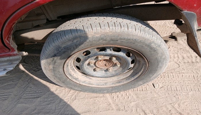 2012 Chevrolet Tavera NEO LS B3 10 STR BS III, Diesel, Manual, 3,08,296 km, tyre