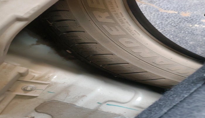 2019 Mahindra XUV300 W8 1.5 DIESEL, Diesel, Manual, 1,73,148 km, tyre