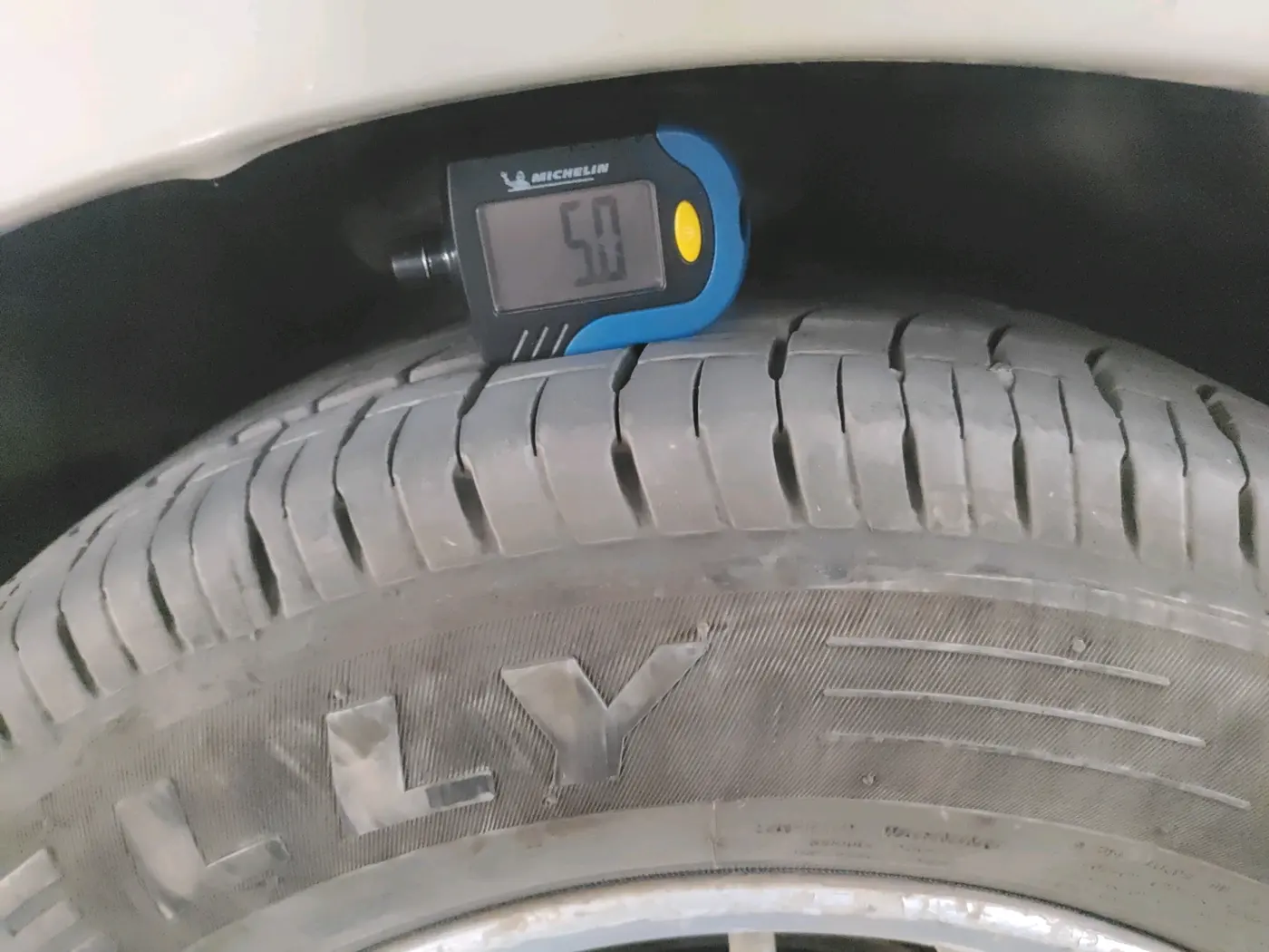 2011 Hyundai i20 SPORTZ 1.2, CNG, Manual, 1,55,474 km, tyre