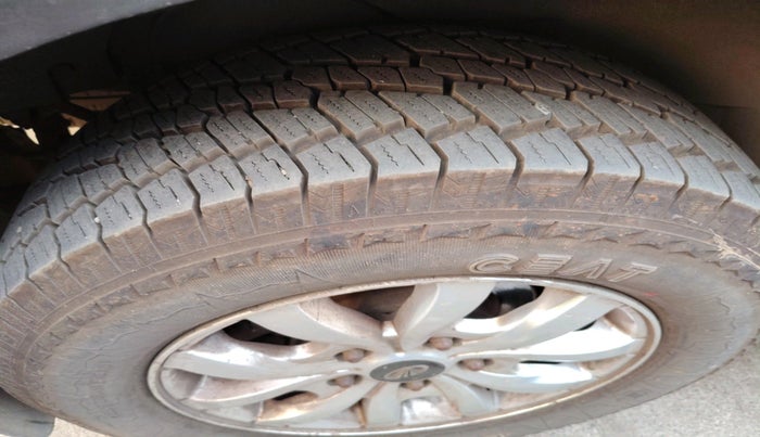 2016 Mahindra XUV500 W10, Diesel, Manual, 73,214 km, tyre