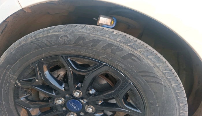 2016 Ford Ecosport TITANIUM 1.5L DIESEL, Diesel, Manual, 1,37,657 km, tyre