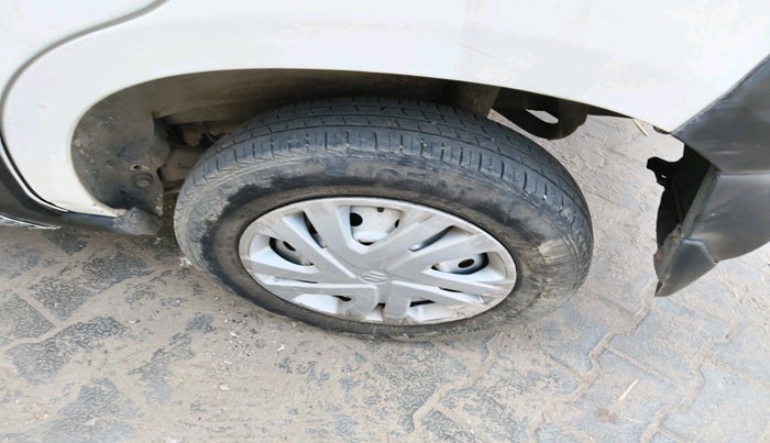 2022 Maruti S PRESSO LXI (O) CNG, CNG, Manual, 39,131 km, tyre