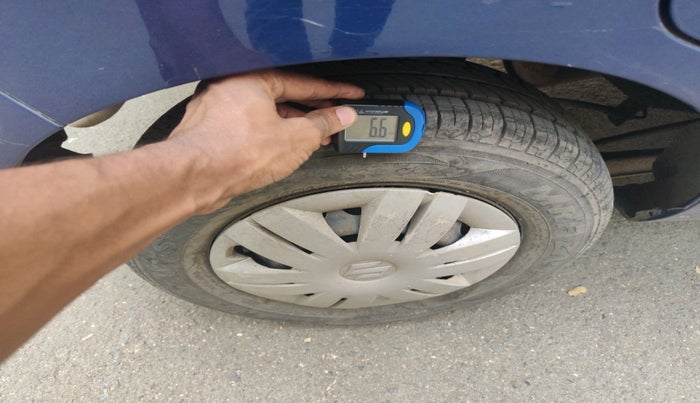 2015 Maruti Alto 800 LXI, Petrol, Manual, 22,910 km, tyre