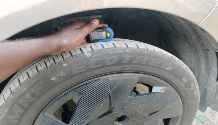 2025 Tata ALTROZ Creative Petrol 5AMT, Petrol, Automatic, 11,856 km, tyre