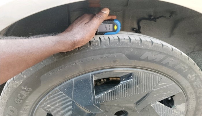 2025 Tata ALTROZ Creative Petrol 5AMT, Petrol, Automatic, 11,856 km, tyre