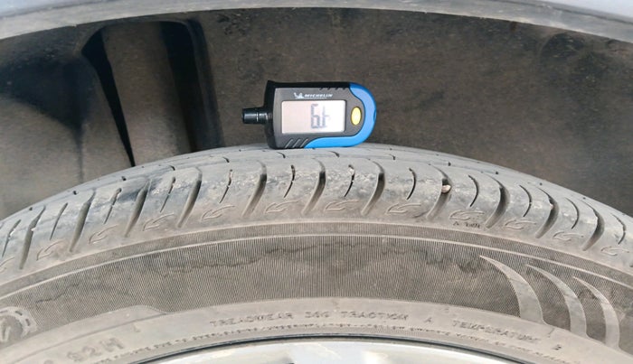 2017 Maruti S Cross ZETA 1.3, Diesel, Manual, 2,02,405 km, tyre