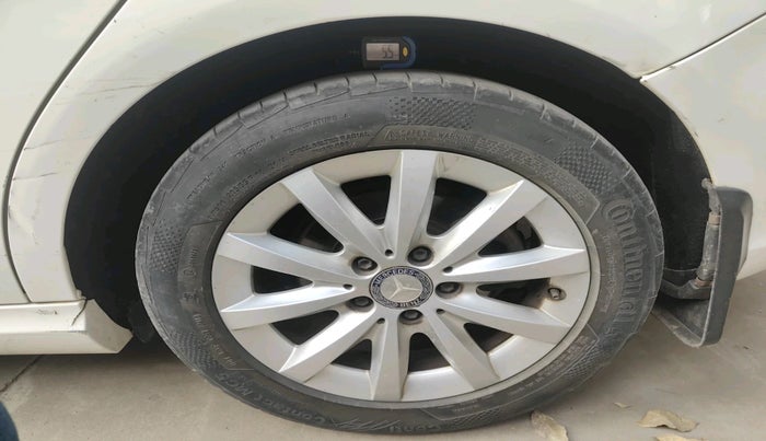 2013 Mercedes Benz B Class B180, Diesel, Automatic, 1,06,235 km, tyre