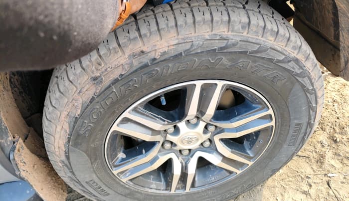 2017 Toyota Fortuner 2.8 4X2 AT, Diesel, Automatic, 1,52,473 km, tyre