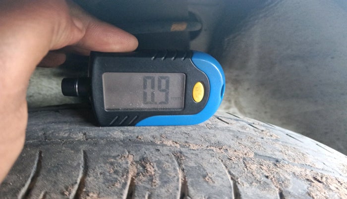 2017 Maruti Alto 800 LXI, CNG, Manual, 1,88,347 km, tyre