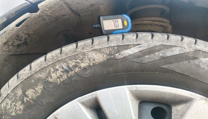 2013 Maruti Swift Dzire VXI, Petrol, Manual, 1,01,328 km, tyre