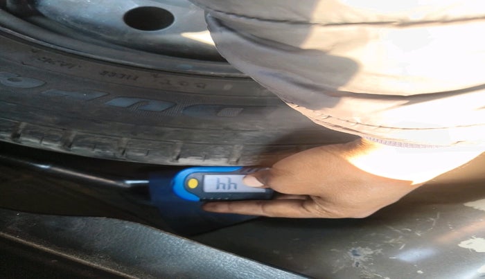 2013 Maruti Swift Dzire VXI, Petrol, Manual, 1,01,328 km, tyre