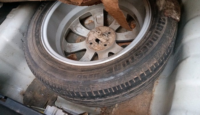 2012 Hyundai Verna FLUIDIC 1.6 CRDI SX, Diesel, Manual, 35,380 km, tyre