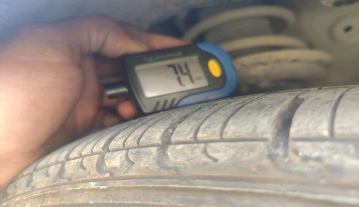 2014 Hyundai Grand i10 SPORTZ 1.2 KAPPA VTVT, CNG, Manual, 81,368 km, tyre