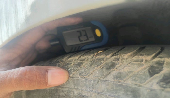 2014 Hyundai Grand i10 SPORTZ 1.2 KAPPA VTVT, CNG, Manual, 81,368 km, tyre