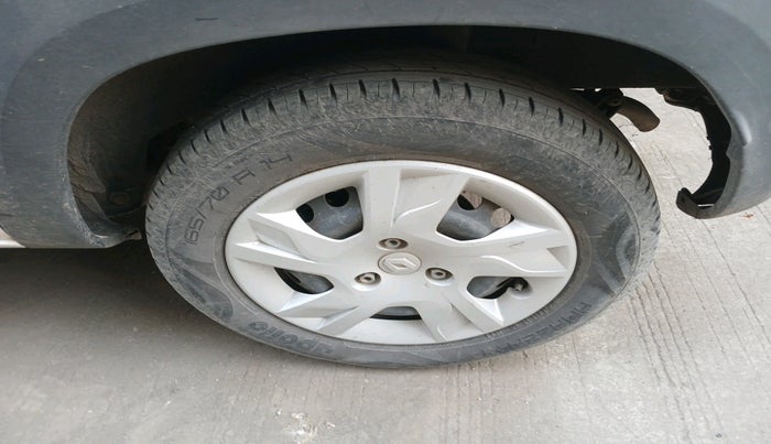 2020 Renault Kwid RXL, Petrol, Manual, 33,350 km, tyre