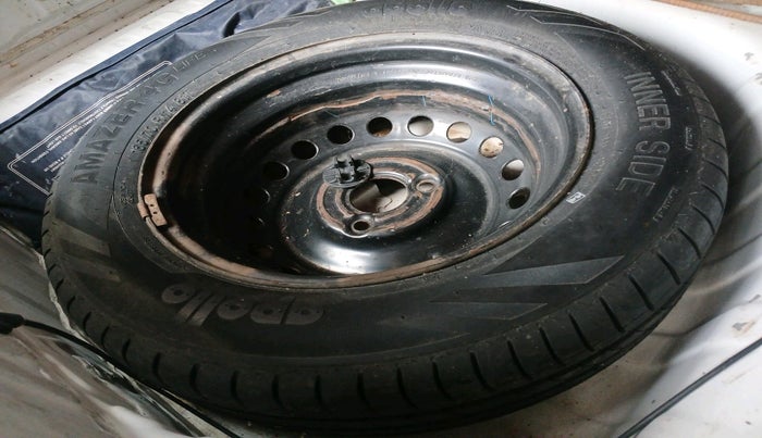 2020 Renault Kwid RXL, Petrol, Manual, 33,350 km, tyre