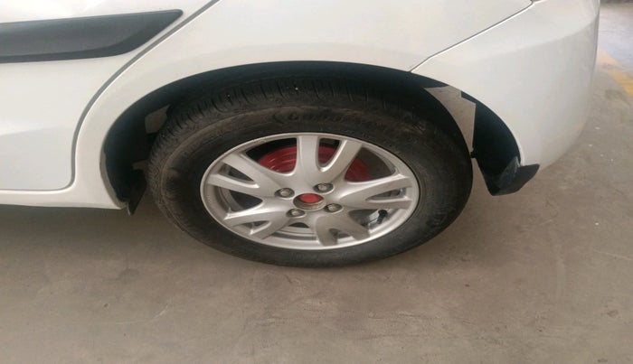 2013 Honda Brio VX AT, Petrol, Automatic, 49,868 km, tyre