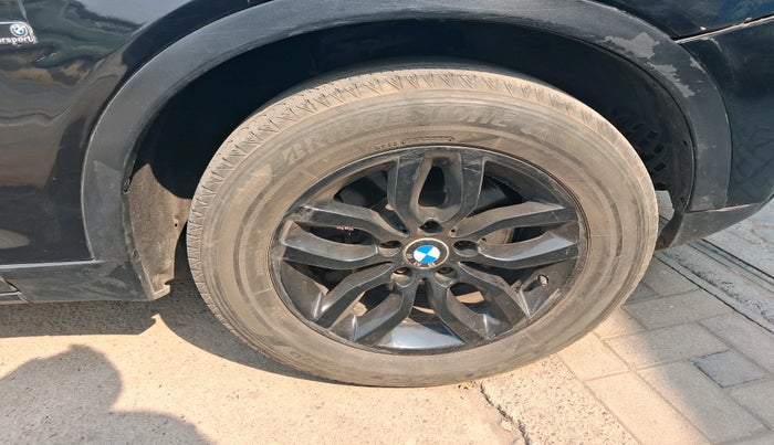 2011 BMW X3 XDRIVE 20D, Diesel, Automatic, 1,13,187 km, tyre