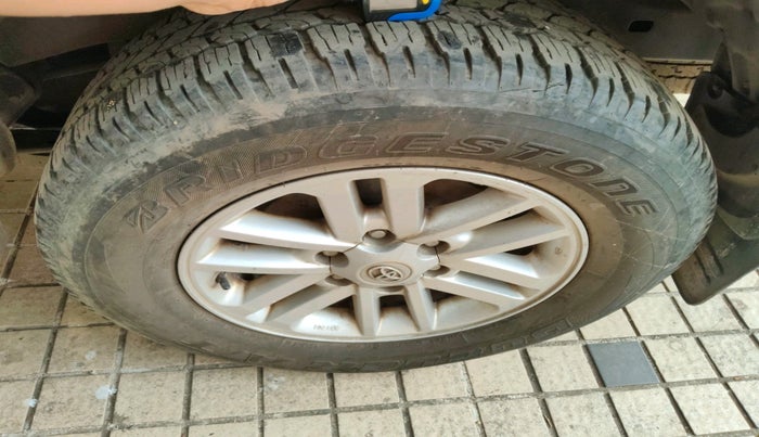 2012 Toyota Fortuner 3.0 4X2 MT, Diesel, Manual, 1,95,764 km, tyre