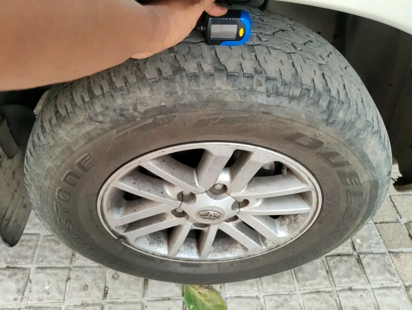 2012 Toyota Fortuner 3.0 4X2 MT, Diesel, Manual, 1,95,764 km, tyre