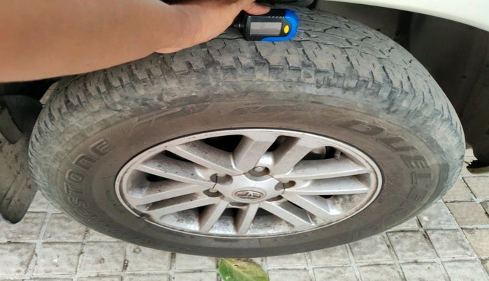 2012 Toyota Fortuner 3.0 4X2 MT, Diesel, Manual, 1,95,764 km, tyre