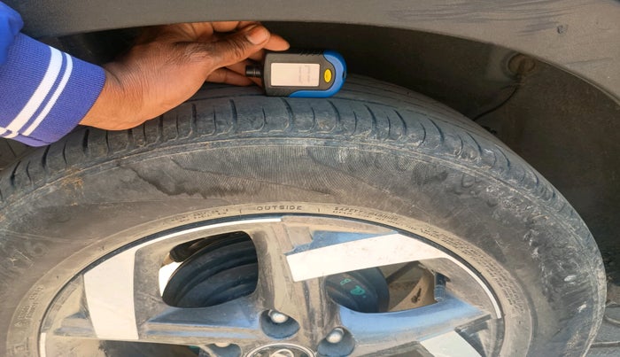 2021 Hyundai VENUE SX 1.0 (O) TURBO, Petrol, Manual, 53,292 km, tyre