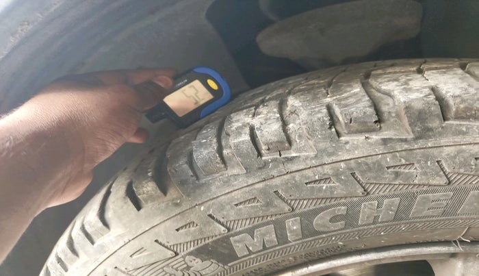 2012 Mahindra XUV500 W8, Diesel, Manual, 1,54,798 km, tyre