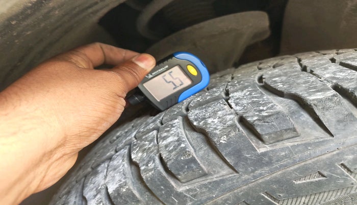 2012 Mahindra XUV500 W8, Diesel, Manual, 1,54,798 km, tyre