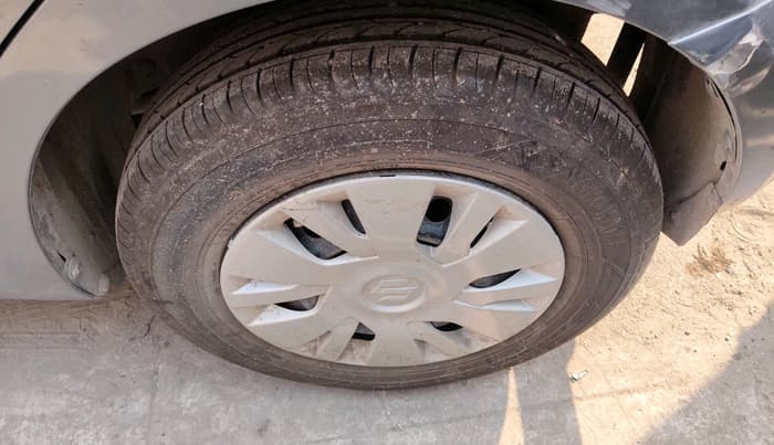 2014 Maruti Swift VXI, Petrol, Manual, 1,09,000 km, tyre