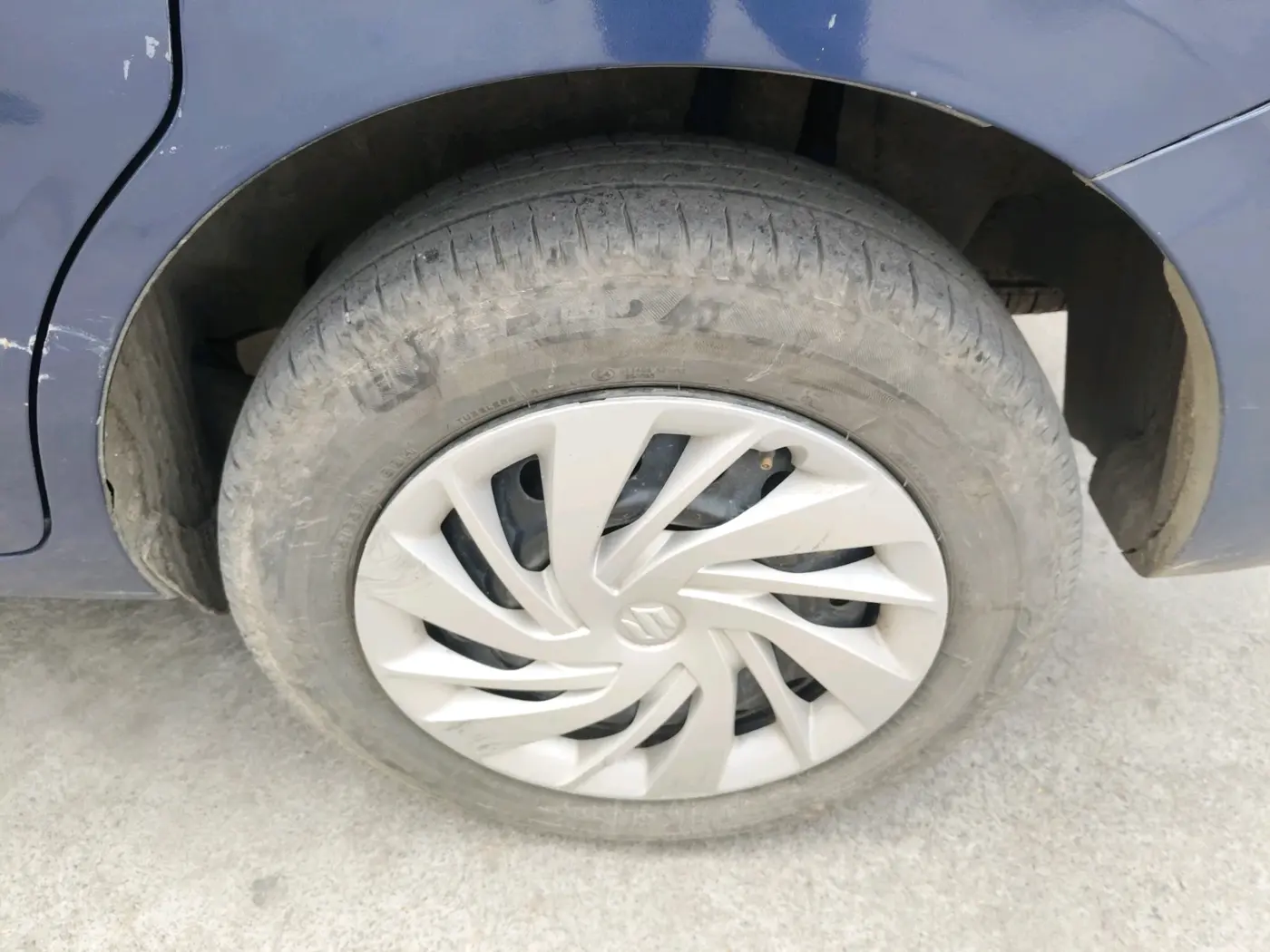 2021 Maruti Ertiga VXI CNG, CNG, Manual, 46,700 km, tyre