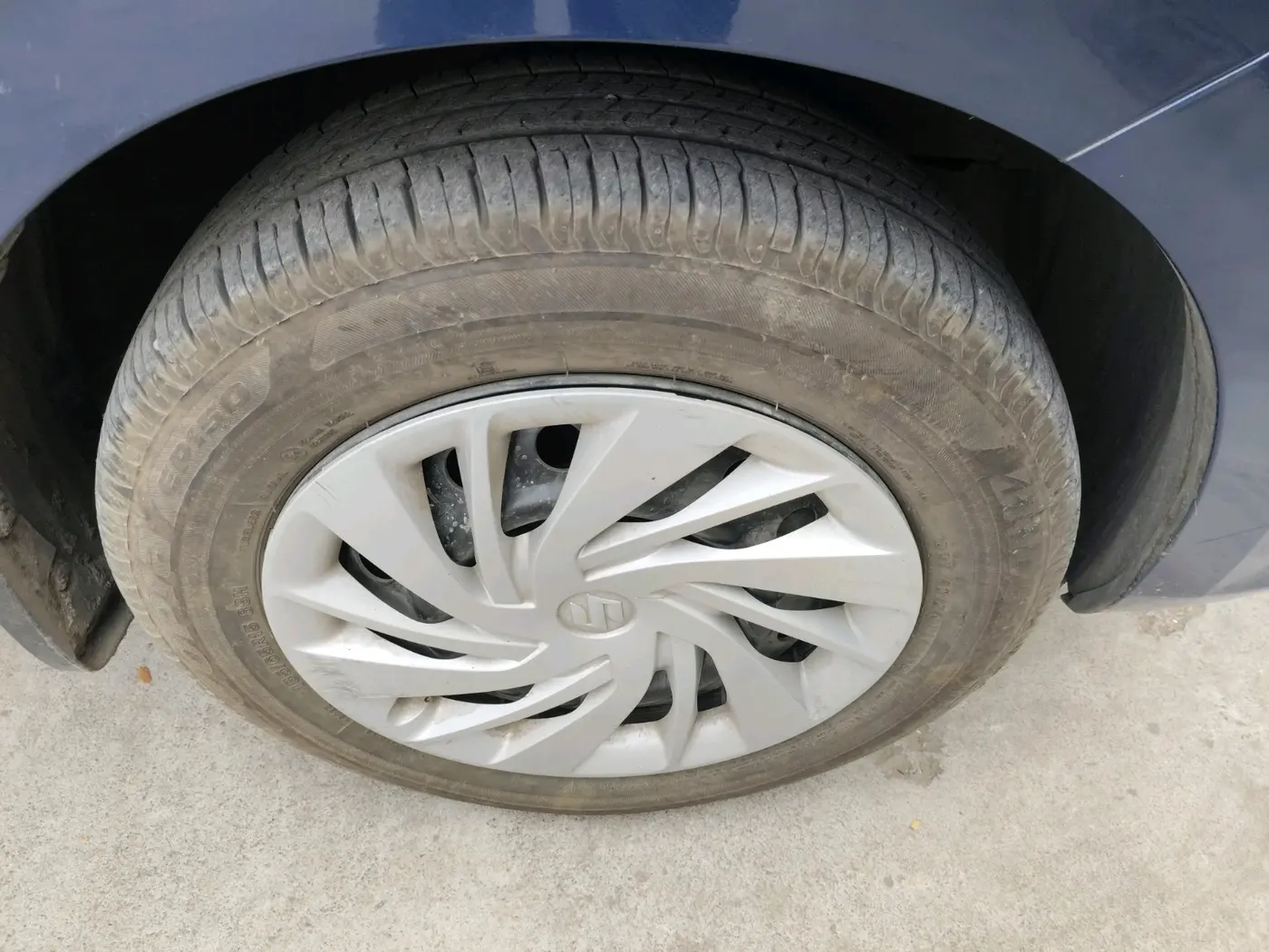 2021 Maruti Ertiga VXI CNG, CNG, Manual, 46,700 km, tyre