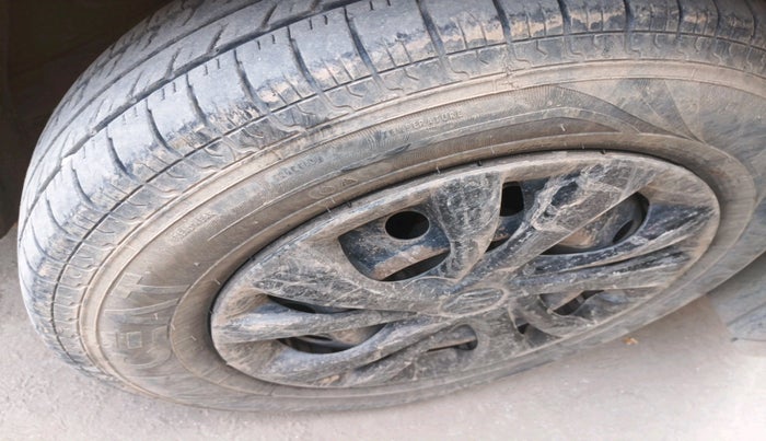 2018 Maruti Swift LXI, CNG, Manual, 1,25,083 km, tyre