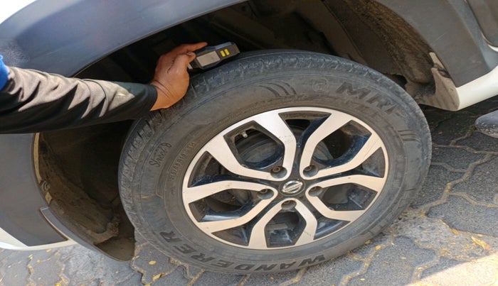 2018 Nissan Terrano  XL D Plus, Diesel, Manual, 2,00,000 km, tyre